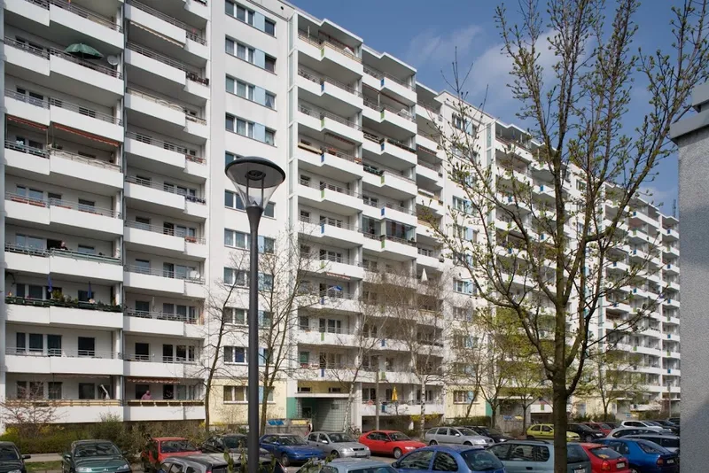 Nachmietersuche! Super Ausblick im 10. Stock mit 3 Zimmern — photo 1